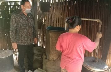 Selamatkan Kearifan Lokal, Pemprov Bali Bina Petani Arak di Buleleng