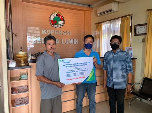 BPJAMSOSTEK Gianyar Bayarkan Klaim JKM Anggota Koperasi Sedana Luwih Rp42 Juta