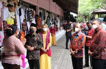 Wapres Ma'ruf Amin Berdialog dengan Pedagang Pasar Guwang Sukawati