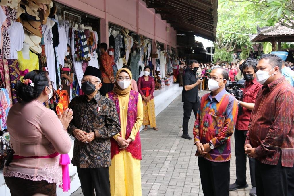 Wapres Ma'ruf Amin Berdialog dengan Pedagang Pasar Guwang Sukawati