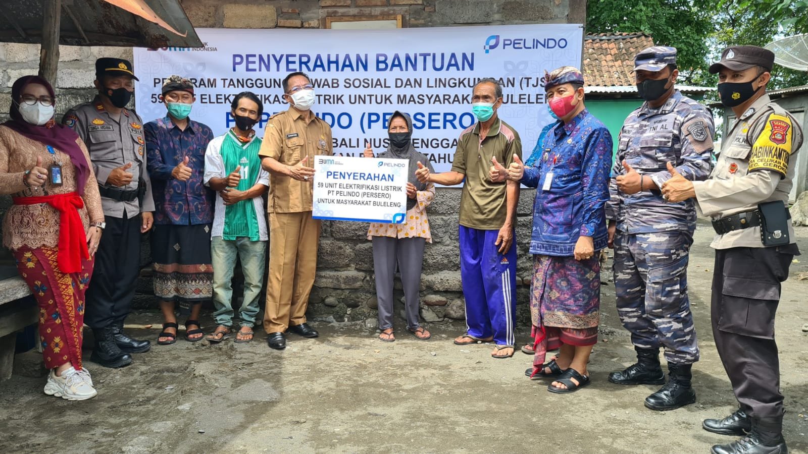 Pelindo Regional Bali Nusra Serahkan Bantuan Elektrifikasi Senilai Rp100 Juta Di Kabupaten Buleleng