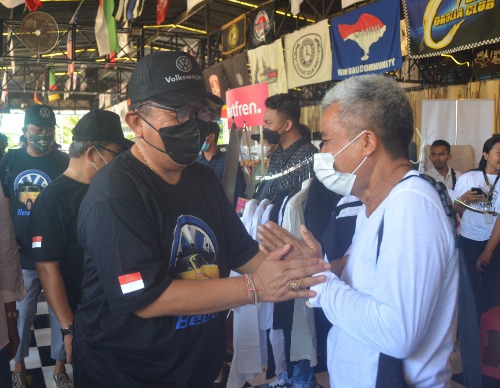 Wagub Cok Ace Apresiasi Solidaritas Penggemar Mobil Kuno