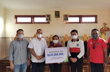 Ahli Waris Linmas di Klungkung Terima Santunan JKM Dari BPJAMSOSTEK