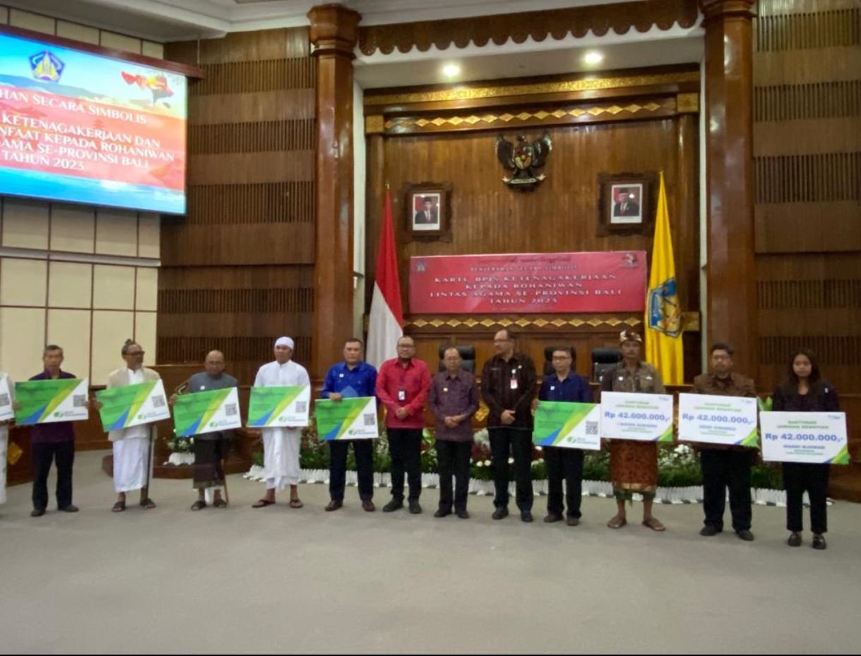 32.273 Rohaniawan Lintas Agama di Bali Tercover JAMSOSTEK