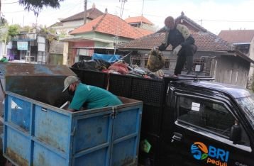 BRI Peduli Jadikan Desa Dauh Peken Sebagai Percontohan Pengelolaan Sampah Pilah