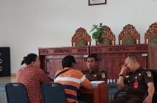 Gelapkan Pajak Kanwil DJP Bali Serahkan Tersangka ke Kejari Tabanan