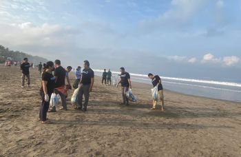 Dukung Pariwisata Berkelanjutan, BVA Gelar Bersih-bersih Pantai