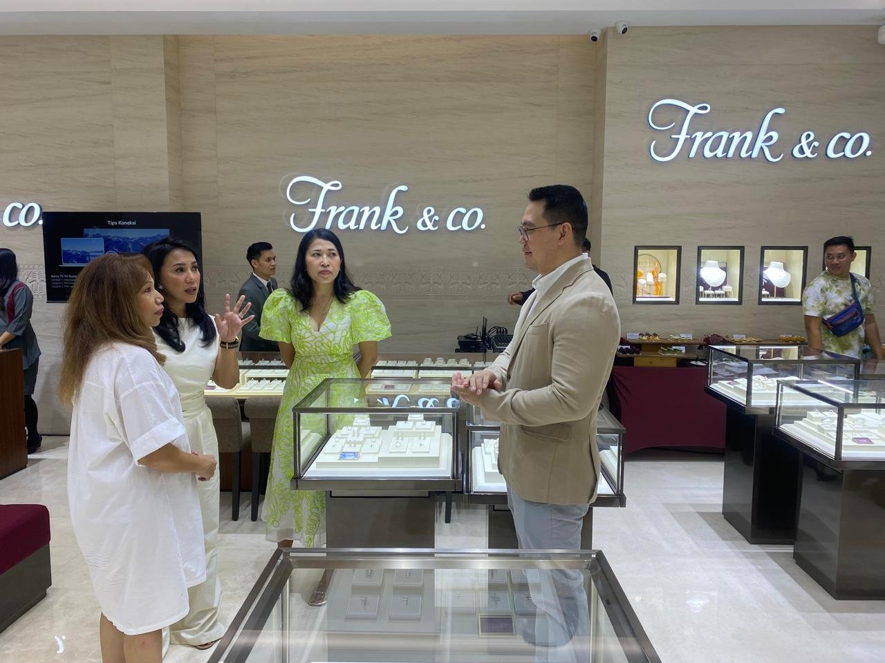 Manjakan Pelanggan Frank & co. Buka Gerai Baru di Icon Bali Mall