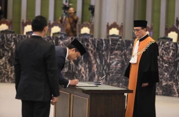 Thomas A.M. Djiwandono Jadi Anggota Dewan Komisioner OJK Ex-officio Kementerian Keuangan