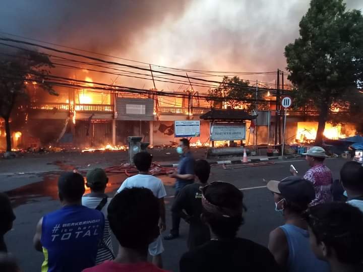 Pasar Blahbatuh Terbakar Hebat