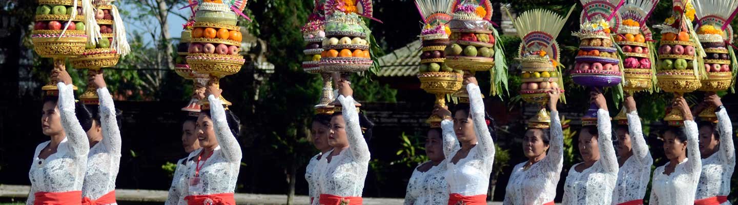 Makna Adanya Gebogan Dalam Tradisi Hindu di Bali
