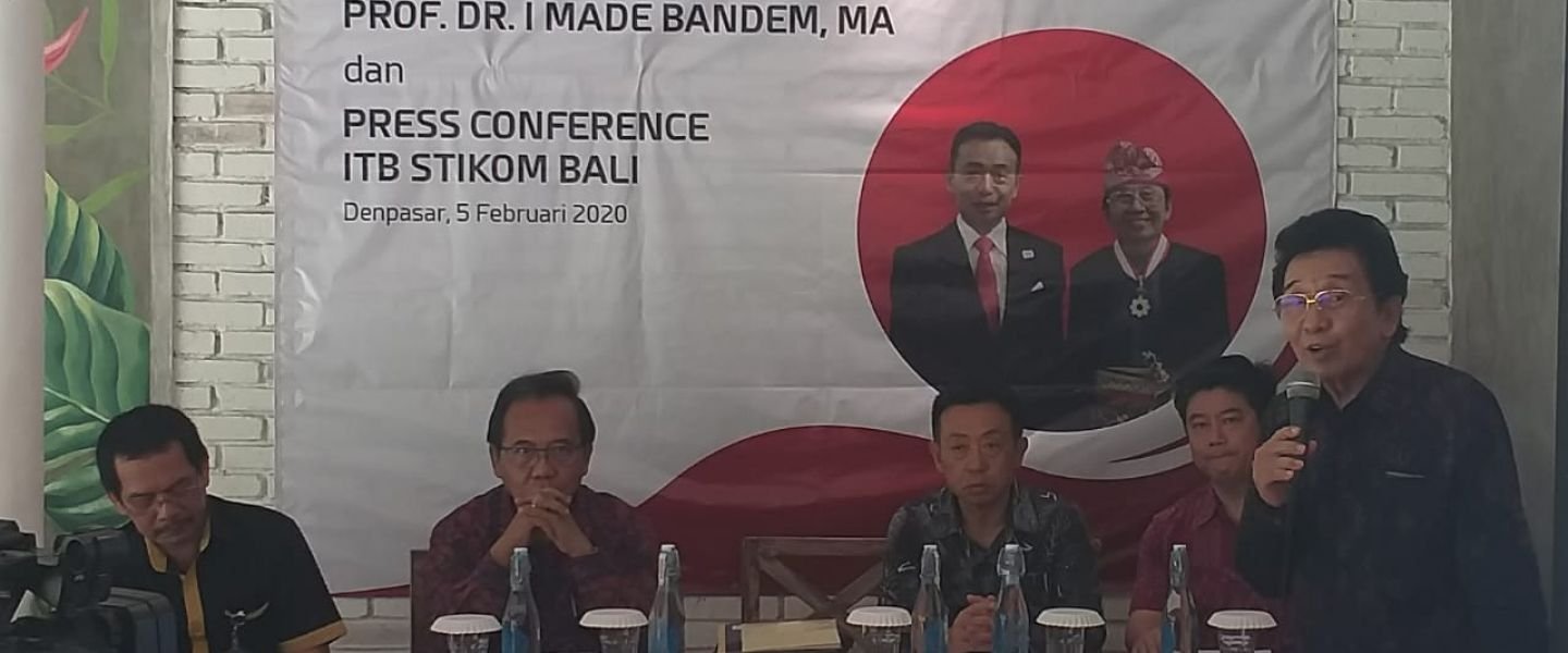 Prof. Dr. I Made Bandem Terima Bintang Jasa dari Kaisar Jepang