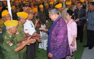 Presiden SBY Temui Para Veteran Bali di TMP Margarana