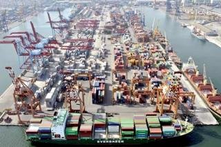 Peningkatan Kualitas dan Layanan Pelabuhan di Indonesia Mutlak Dilakukan