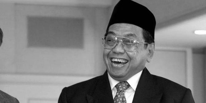 2009 - Presiden Indonesia keempat, Abdurrahman Wahid, meninggal dunia