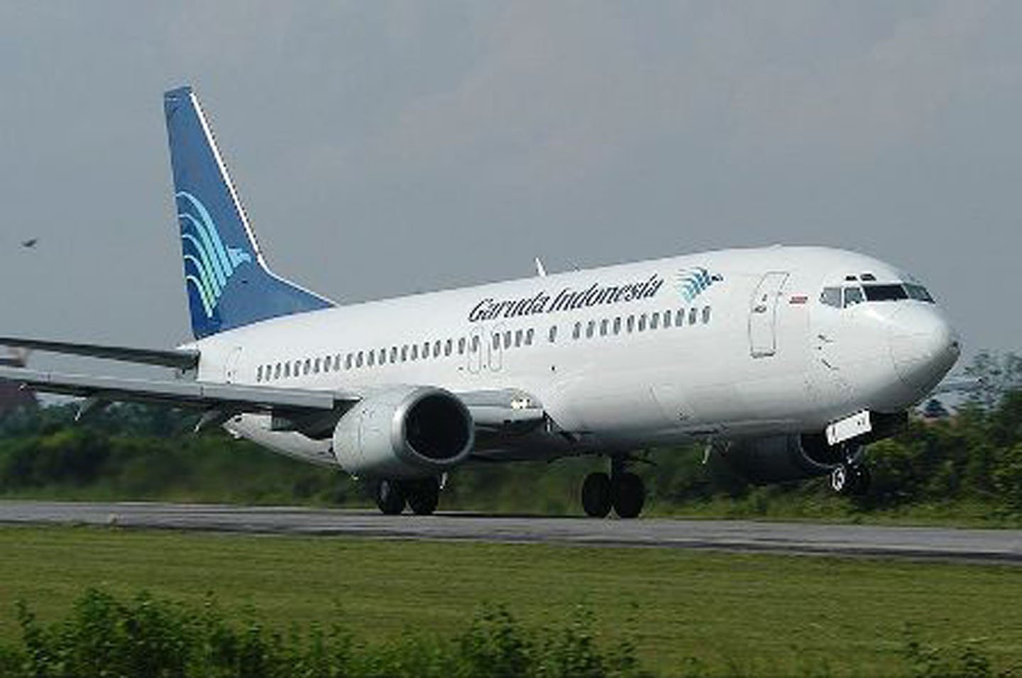 2007 - Garuda Indonesia Penerbangan 200 tergelincir