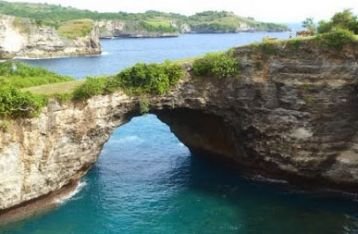 Panorama Pantai Pasih Uug (Broken Beach) Nusa Penida Bali