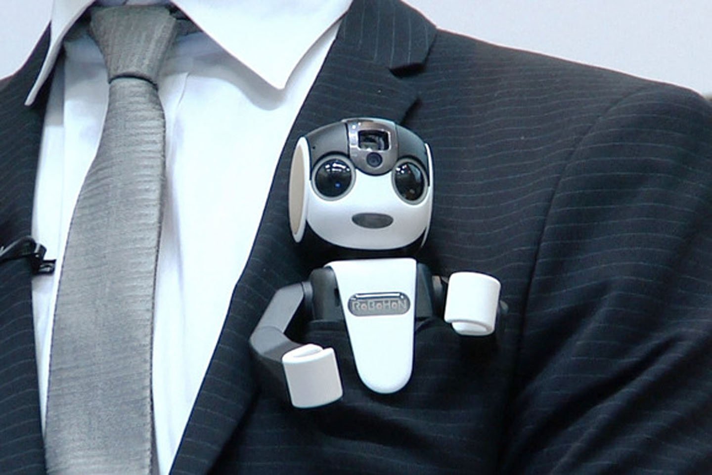 RoBoHoN Siap Dijual Bulan Depan, Robot Smartphone yang Lucu & Canggih