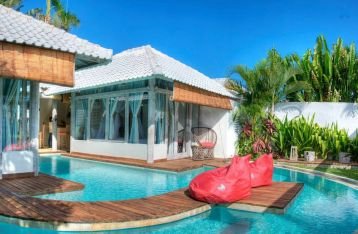 6 Water Villa Di Bali Yang Membuat Anda Ingin Berenang Seperti Ikan Duyung