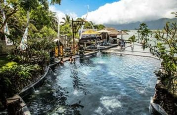 4 Pemandian Air Panas Populer di Bali