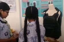 Siswi SMP Kembangkan Prototipe Rompi Anti Peluru