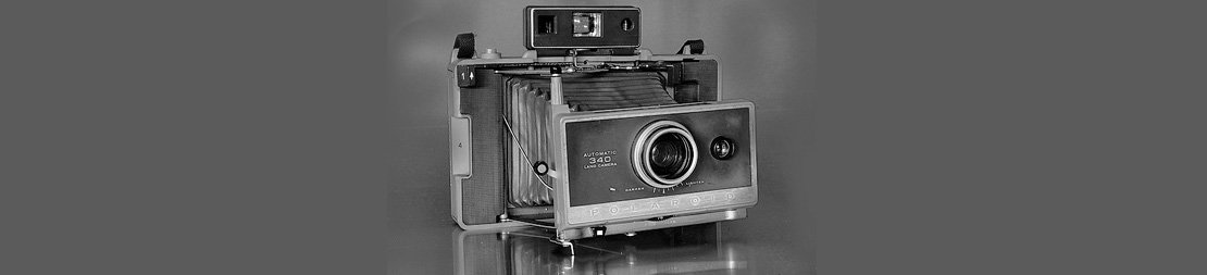 Edwin Land mempatenkan kamera Polaroid [17 juni 1970]