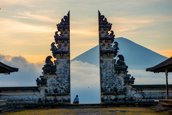 9 Pura Yang Terkenal Di Bali Beserta Sejarahnya
